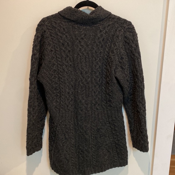Irish knit sweater, Aran Sweater Market. Size Medium. - Picture 2 of 6